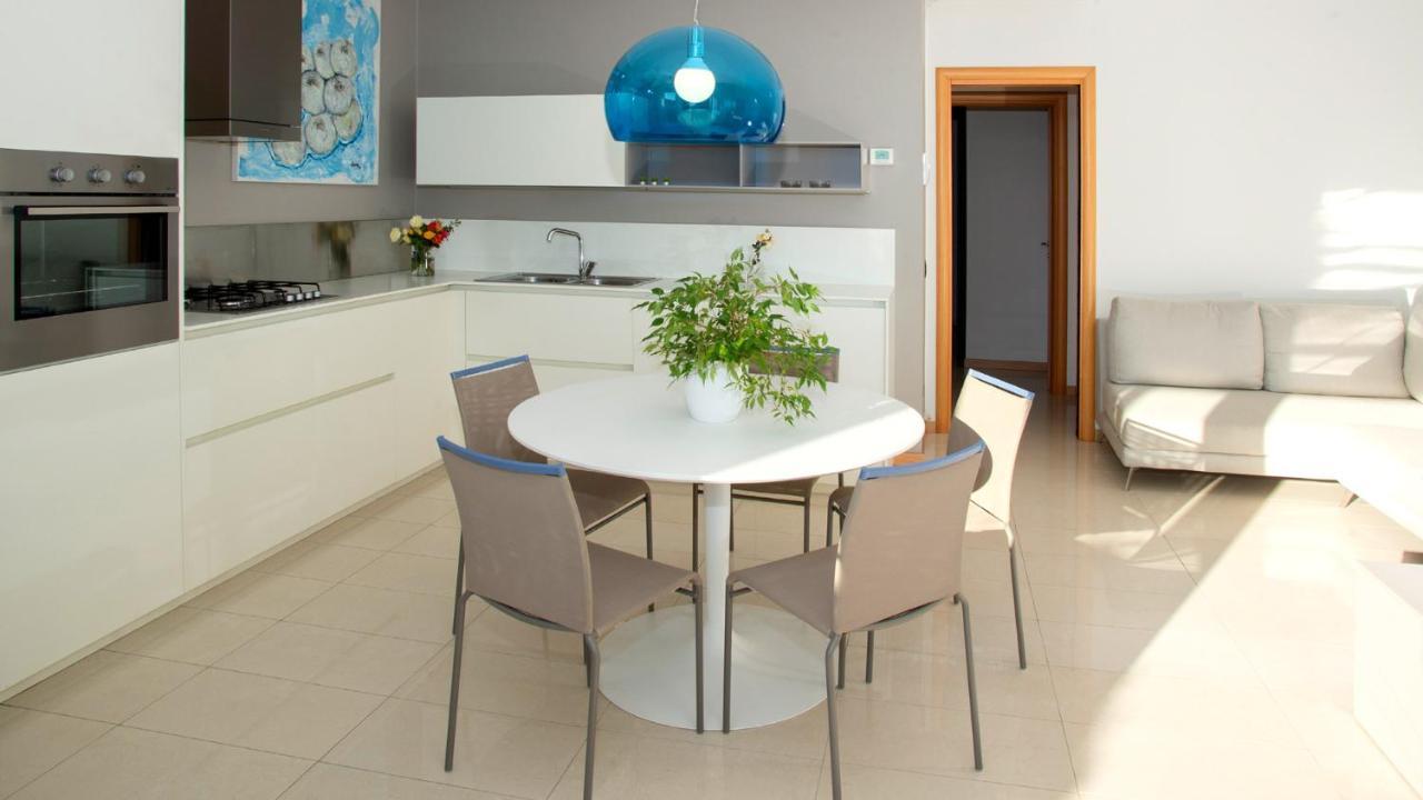Marina Uno View Apartment ลินญาโน ซับเบียโดโร ภายนอก รูปภาพ