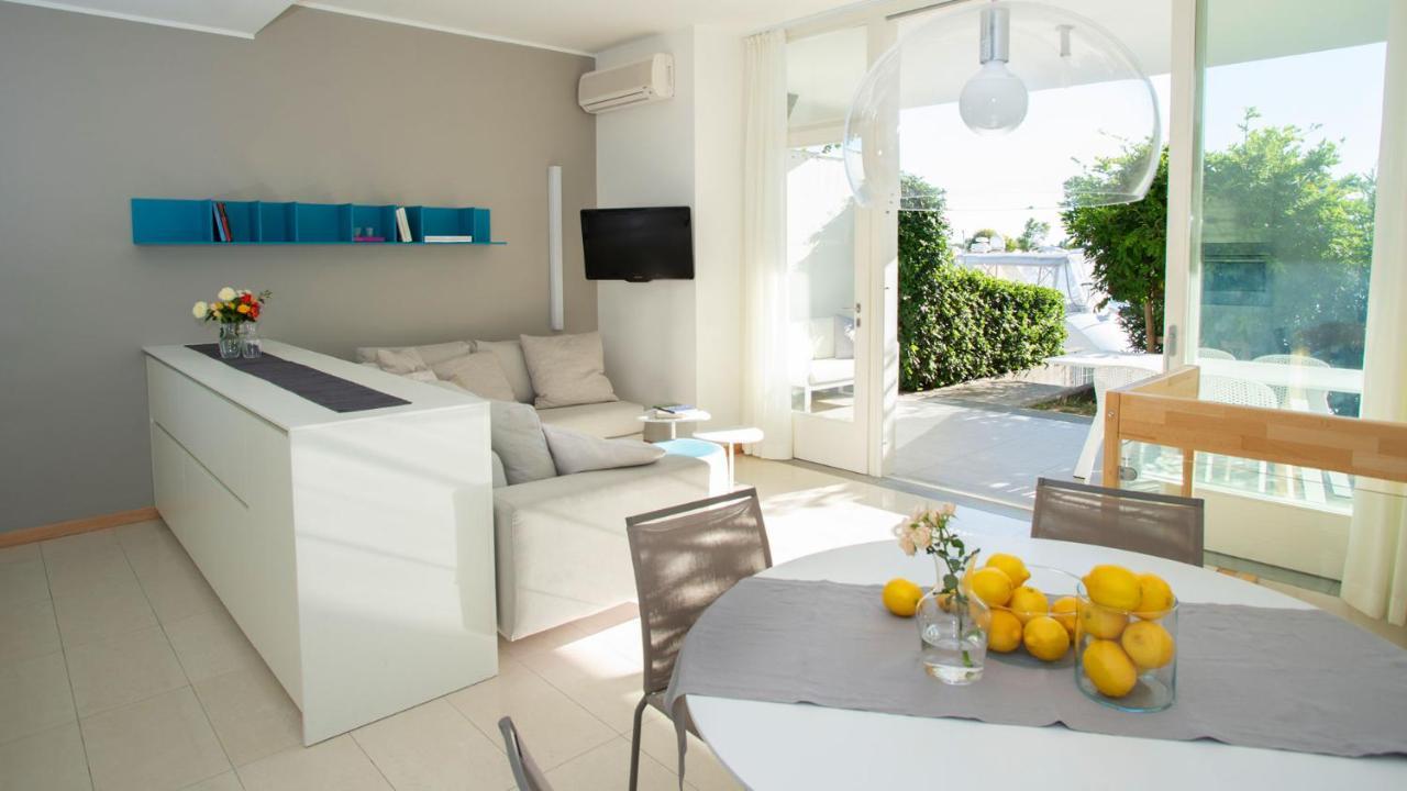 Marina Uno View Apartment ลินญาโน ซับเบียโดโร ภายนอก รูปภาพ